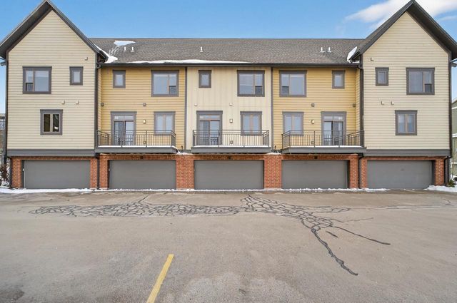 2812 No Oaks Ridge, Fitchburg, WI 53711