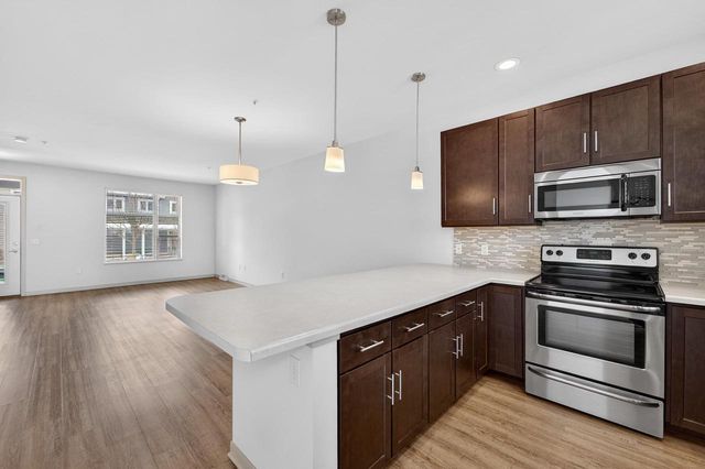 2812 No Oaks Ridge, Fitchburg, WI 53711