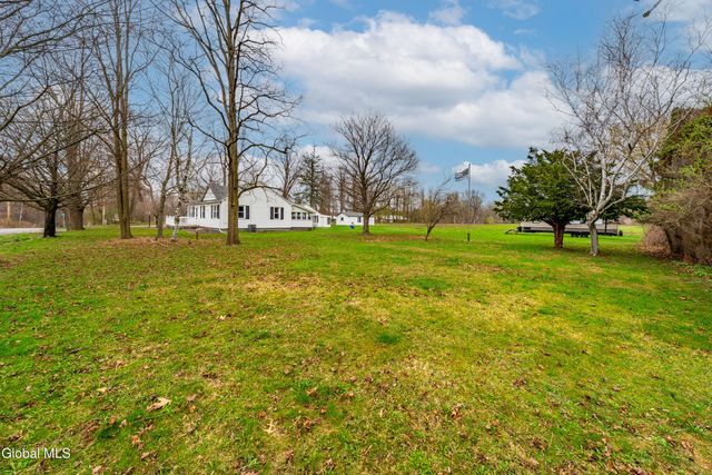 2 Brown Road, Schaghticoke, NY 12154