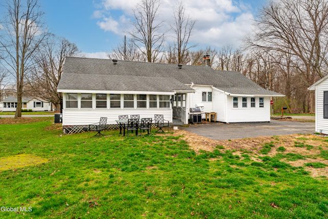 2 Brown Road, Schaghticoke, NY 12154