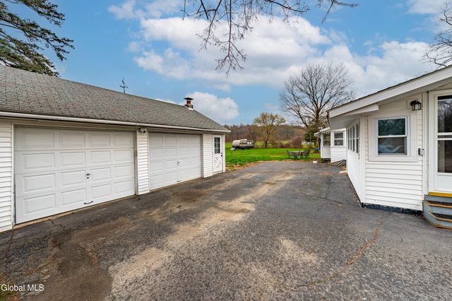 2 Brown Road, Schaghticoke, NY 12154