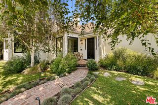 11357 Aqua Vista Street, Studio City, CA 91602