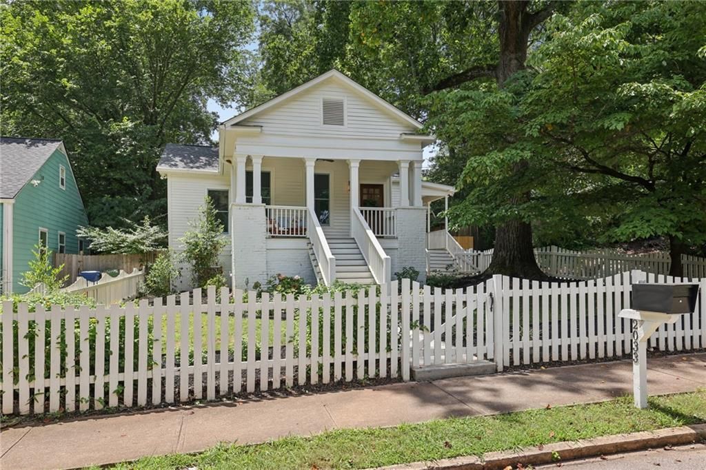 2033 Ridgedale Road NE, Atlanta, GA 30317