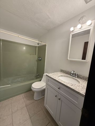 50 Spencer Rd 14L, Boxborough, MA 01719