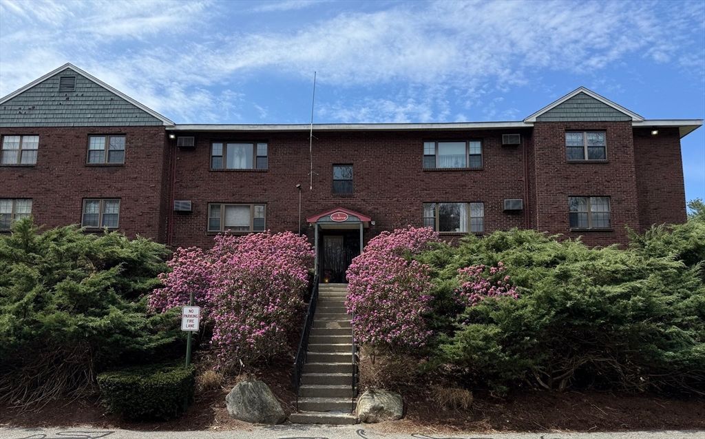 50 Spencer Rd 14L, Boxborough, MA 01719
