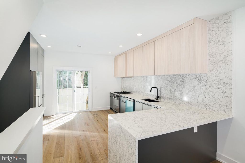 1532 CATHARINE ST, Philadelphia, PA 19146