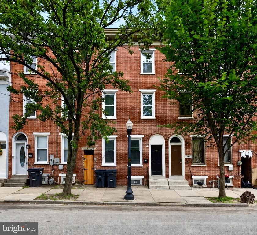 812 N MONROE ST, WILMINGTON, DE 19801 — exterior