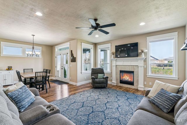 2545 E Taormina Dr, Meridian, ID 83642