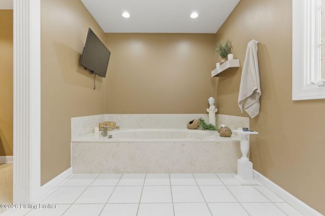 7005 New Bern Ct, Prospect, KY 40059