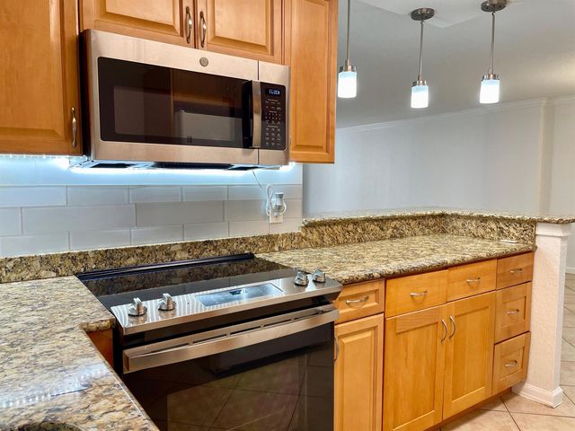 1000 Spanish River Road 2n, Boca Raton, FL 33432