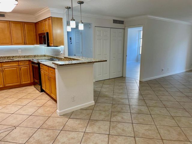 1000 Spanish River Road 2n, Boca Raton, FL 33432