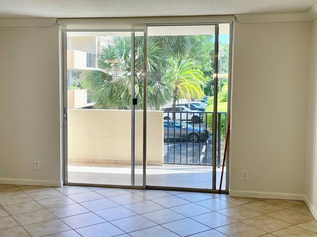 1000 Spanish River Road 2n, Boca Raton, FL 33432