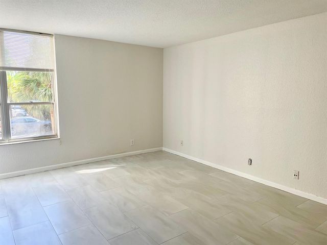 1000 Spanish River Road 2n, Boca Raton, FL 33432