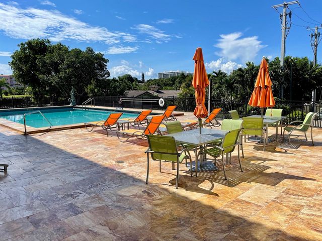 1000 Spanish River Road 2n, Boca Raton, FL 33432