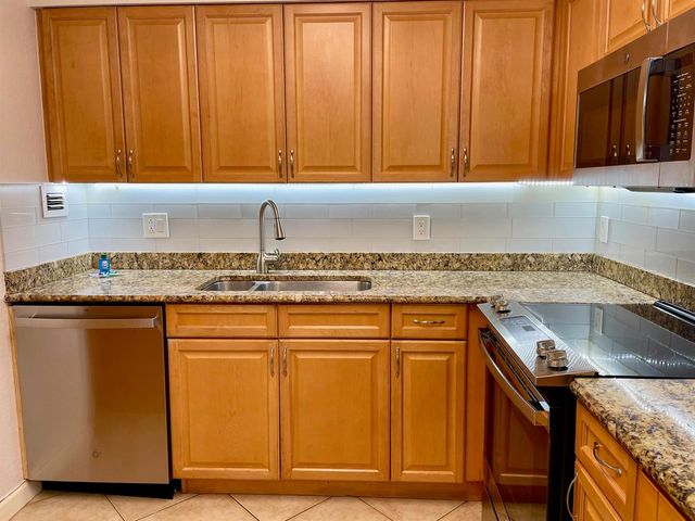 1000 Spanish River Road 2n, Boca Raton, FL 33432