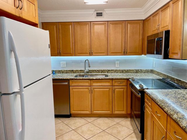 1000 Spanish River Road 2n, Boca Raton, FL 33432
