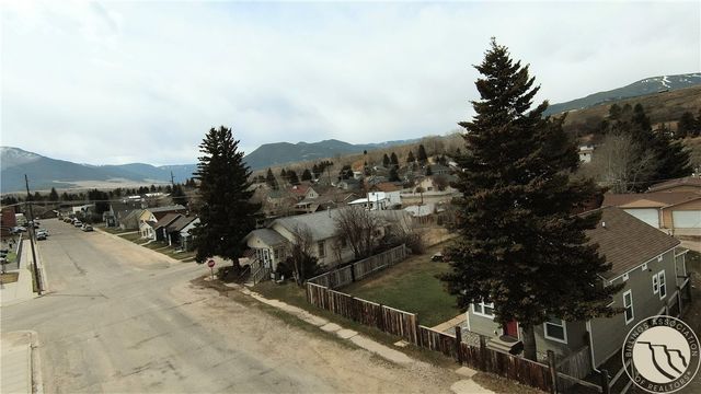215 S Villard Avenue, Red Lodge, MT 59068