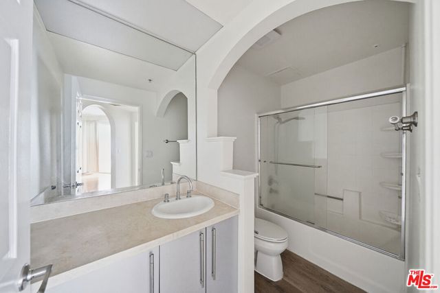 620 S Gramercy Place 127, Los Angeles, CA 90005
