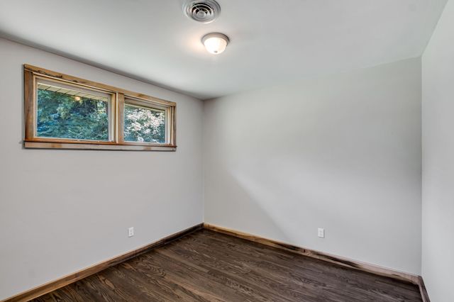 5940 Hassells Creek Ln, Lyles, TN 37098