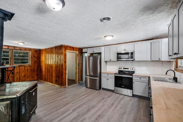 5940 Hassells Creek Ln, Lyles, TN 37098