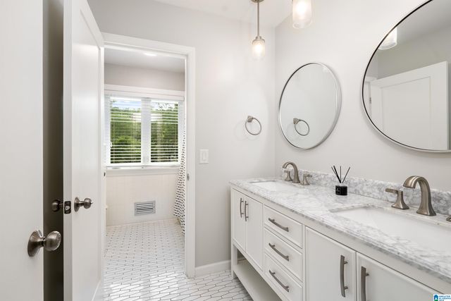 3813 ROCKBROOK CIRCLE, Mountain Brook, AL 35213