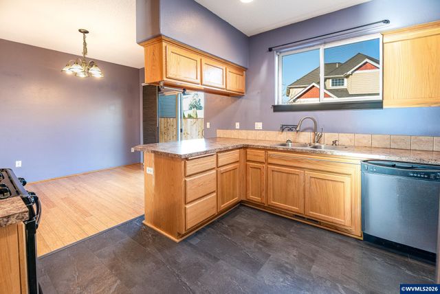 4750 SW Roseberry St, Corvallis, OR 97333