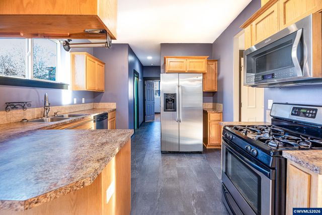 4750 SW Roseberry St, Corvallis, OR 97333