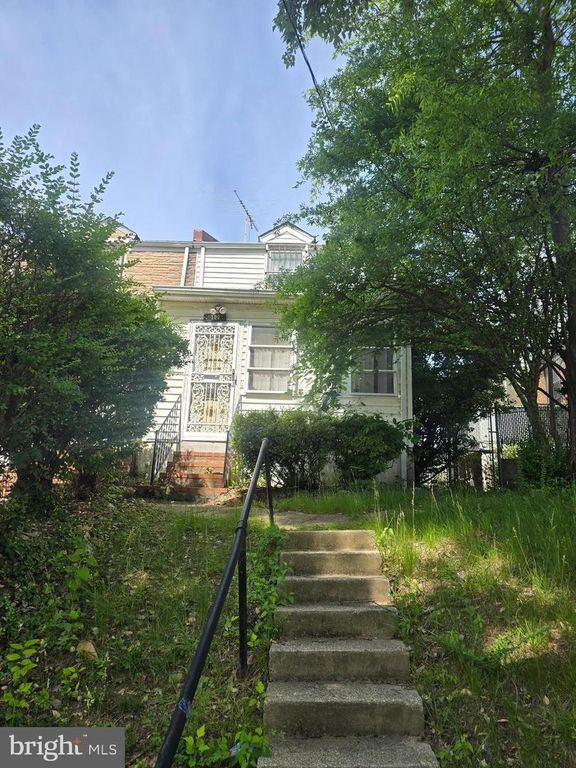 812 DIVISION AVE NE, Washington, DC 20019