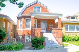 4048 N Marmora Avenue, Chicago, IL 60630