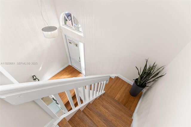 574 NW 159th Ave, Pembroke Pines, FL 33028