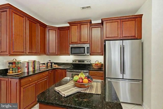 302 BLUE HERON CT, New Hope, PA 18938