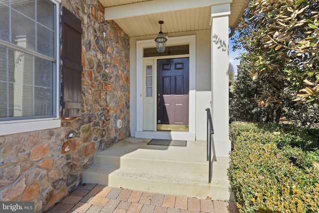 302 BLUE HERON CT, New Hope, PA 18938