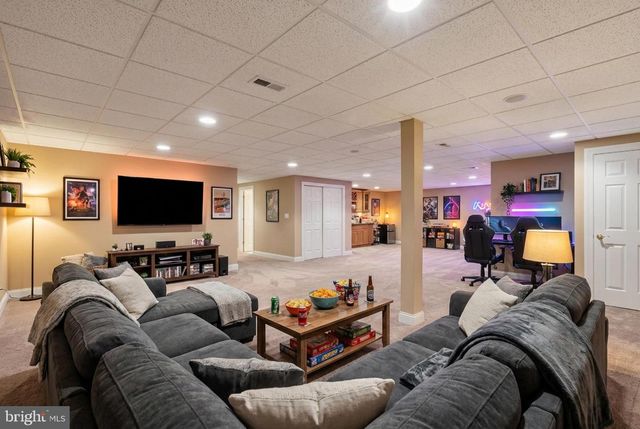 302 BLUE HERON CT, New Hope, PA 18938