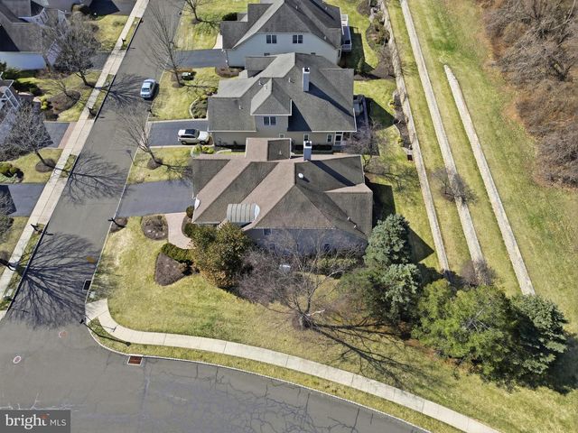 302 BLUE HERON CT, New Hope, PA 18938