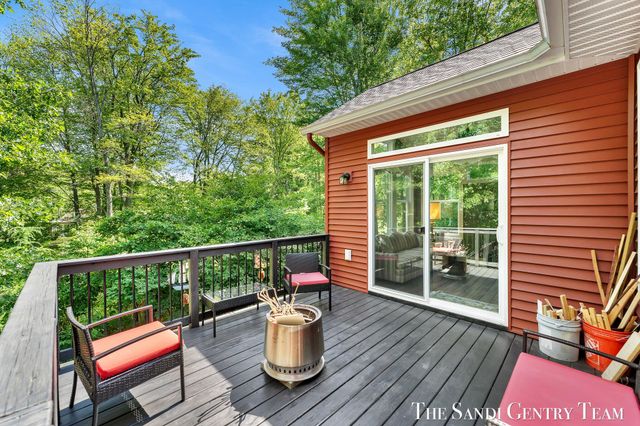 17952 Spring Tree Court, Spring Lake, MI 49456