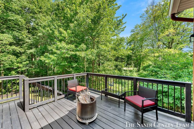 17952 Spring Tree Court, Spring Lake, MI 49456