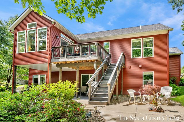 17952 Spring Tree Court, Spring Lake, MI 49456