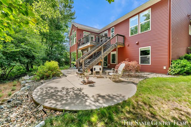 17952 Spring Tree Court, Spring Lake, MI 49456