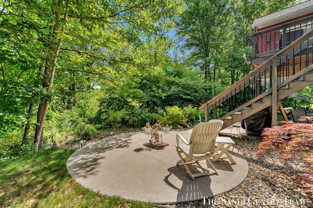 17952 Spring Tree Court, Spring Lake, MI 49456