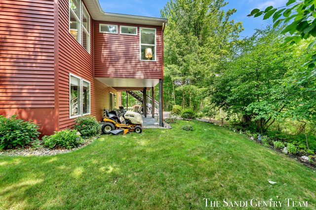 17952 Spring Tree Court, Spring Lake, MI 49456