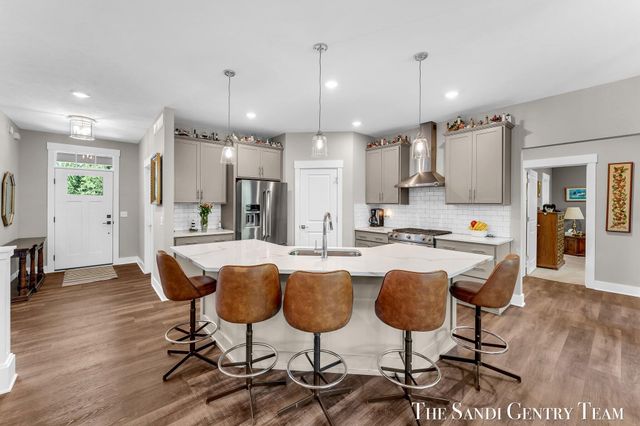 17952 Spring Tree Court, Spring Lake, MI 49456