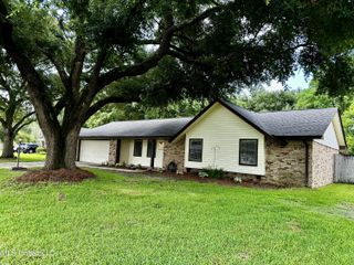 12309 Keats Place, Ocean Springs, MS 39564