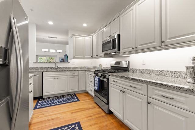 33 Hastings 33, Hudson, MA 01749