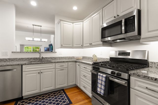 33 Hastings 33, Hudson, MA 01749