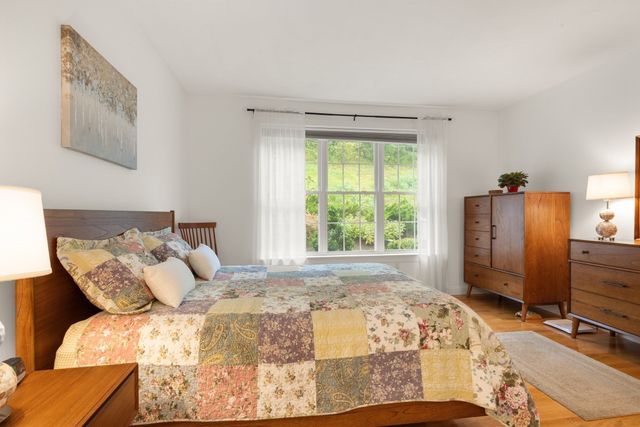 33 Hastings 33, Hudson, MA 01749