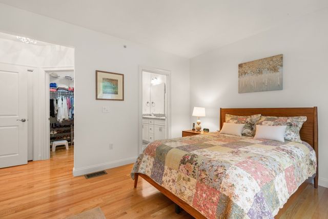 33 Hastings 33, Hudson, MA 01749