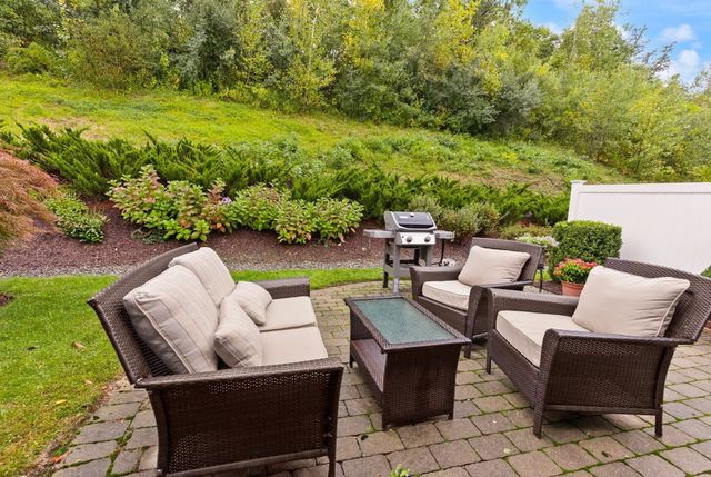 33 Hastings 33, Hudson, MA 01749