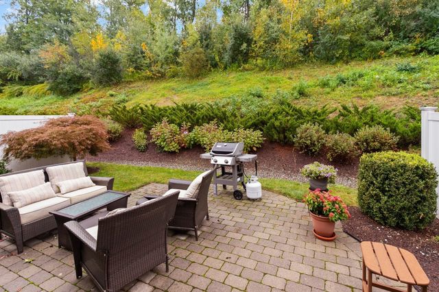 33 Hastings 33, Hudson, MA 01749