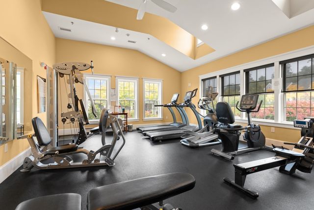 33 Hastings 33, Hudson, MA 01749
