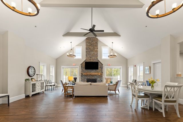 33 Hastings 33, Hudson, MA 01749